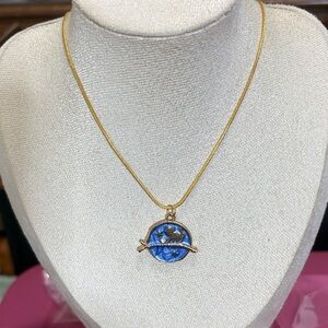 Elegant Blue and Gold Pendant Necklace